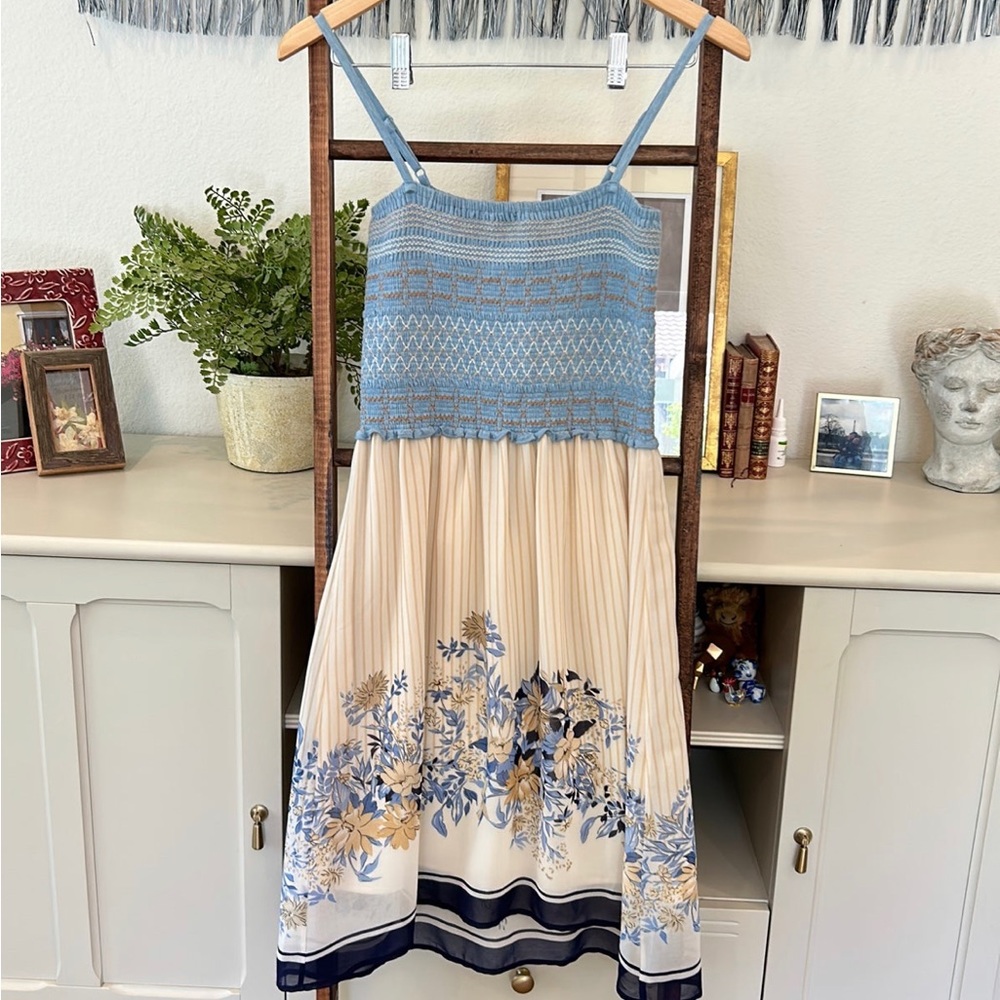 Hinge dress